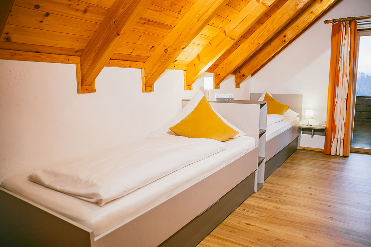 Doppelzimmer mit Einzelbetten im Ahorntal / Fränkische Schweiz